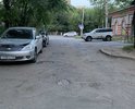 Дорога на ул Гамарника /запарина Не ремонтировалась более 15 лет !!! Помогите решить проблему В этому году ремонтировали ул Гамарника , а на этот отрезок почему то не зашли (